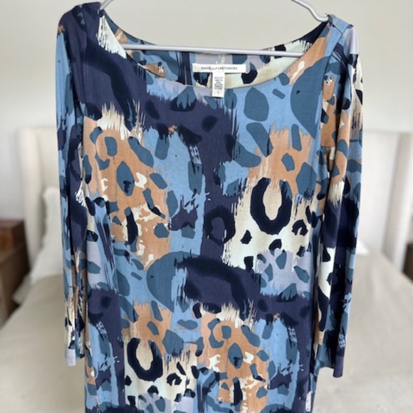 Diane von Furstenberg Silk Mini Dress, size 8, Blue Leopard Print - Picture 2 of 5